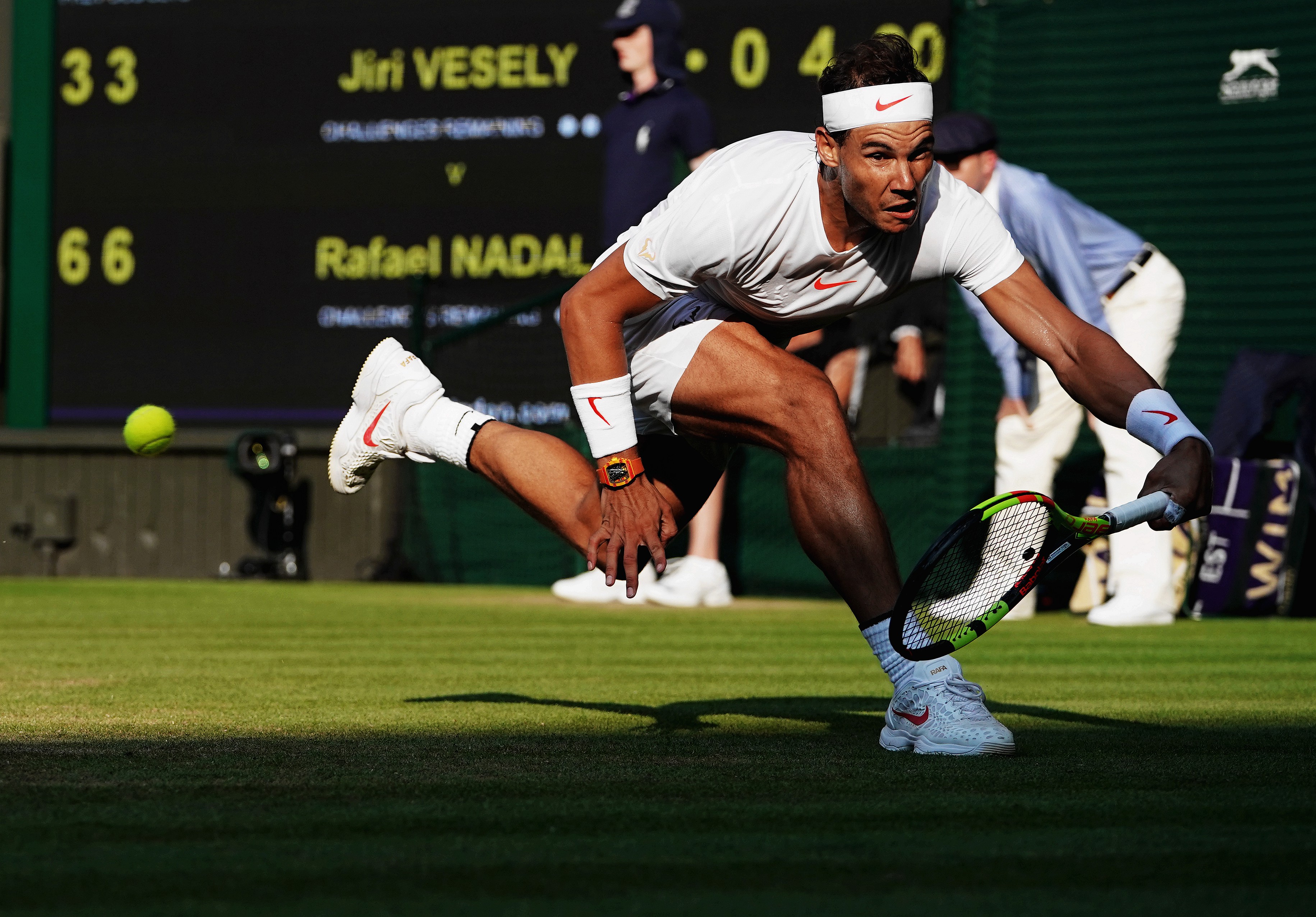 包含英国网球队横扫美国网球队，纳达尔爆发神勇的词条