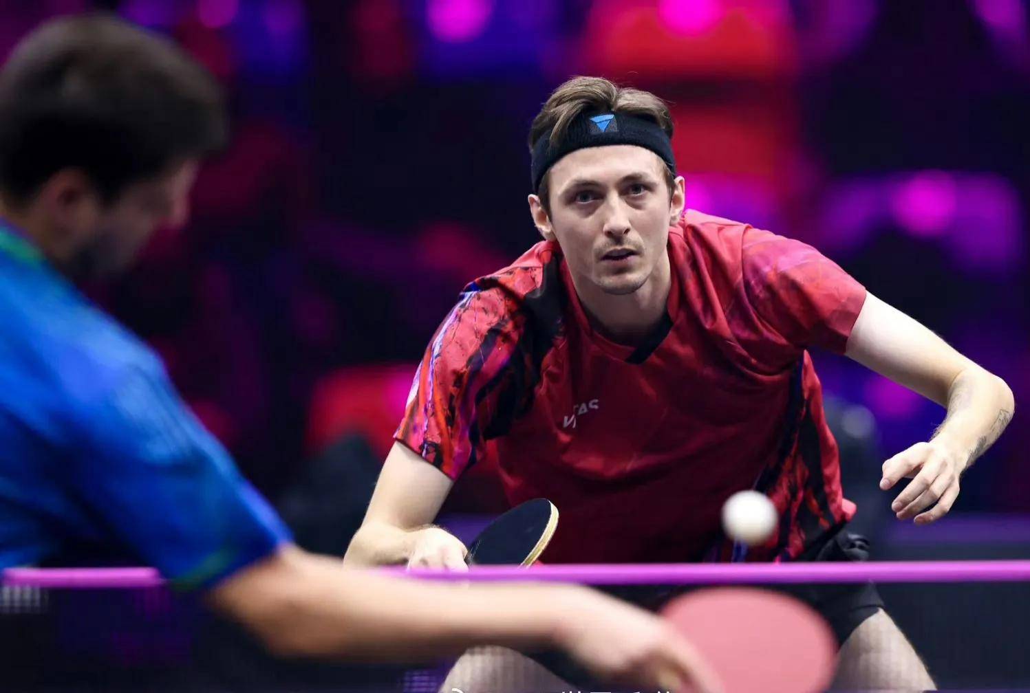 法国乒乓球队轻取英国乒乓球队，奥恰洛夫统治全场的简单介绍