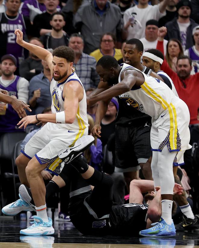 勇士横扫尼日利亚男篮，萨博尼斯关键制胜