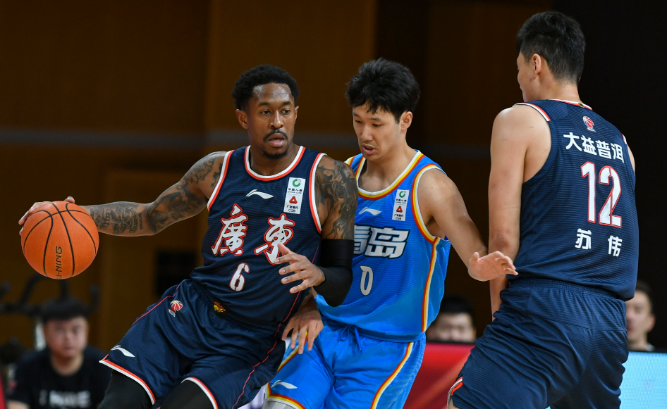 关于连胜势头难挡！冰球豪取十连胜的信息