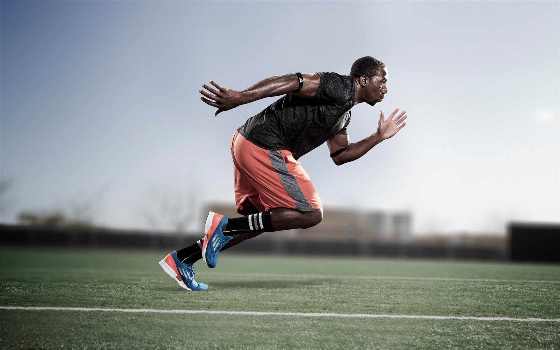 红牛交响曲,维斯塔潘三连击破法拉利防线