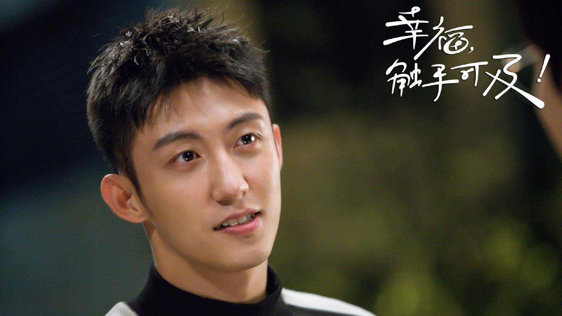 破碎的绿茵梦想与黄金一代的注脚，体育命运的双面镜